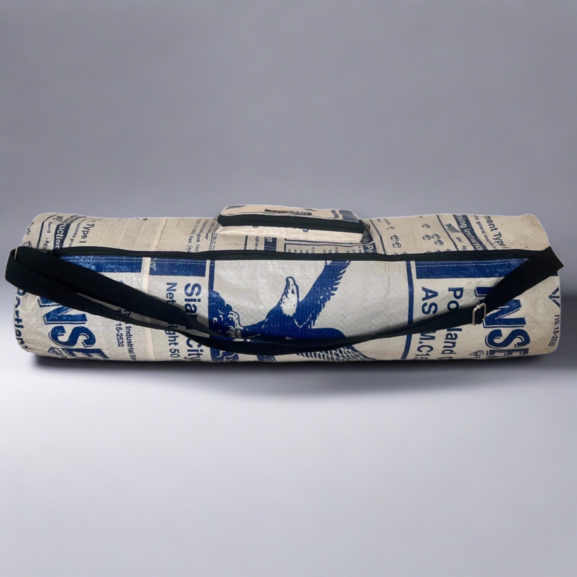 Upcycled materiał yoga bag for large yoga mat
