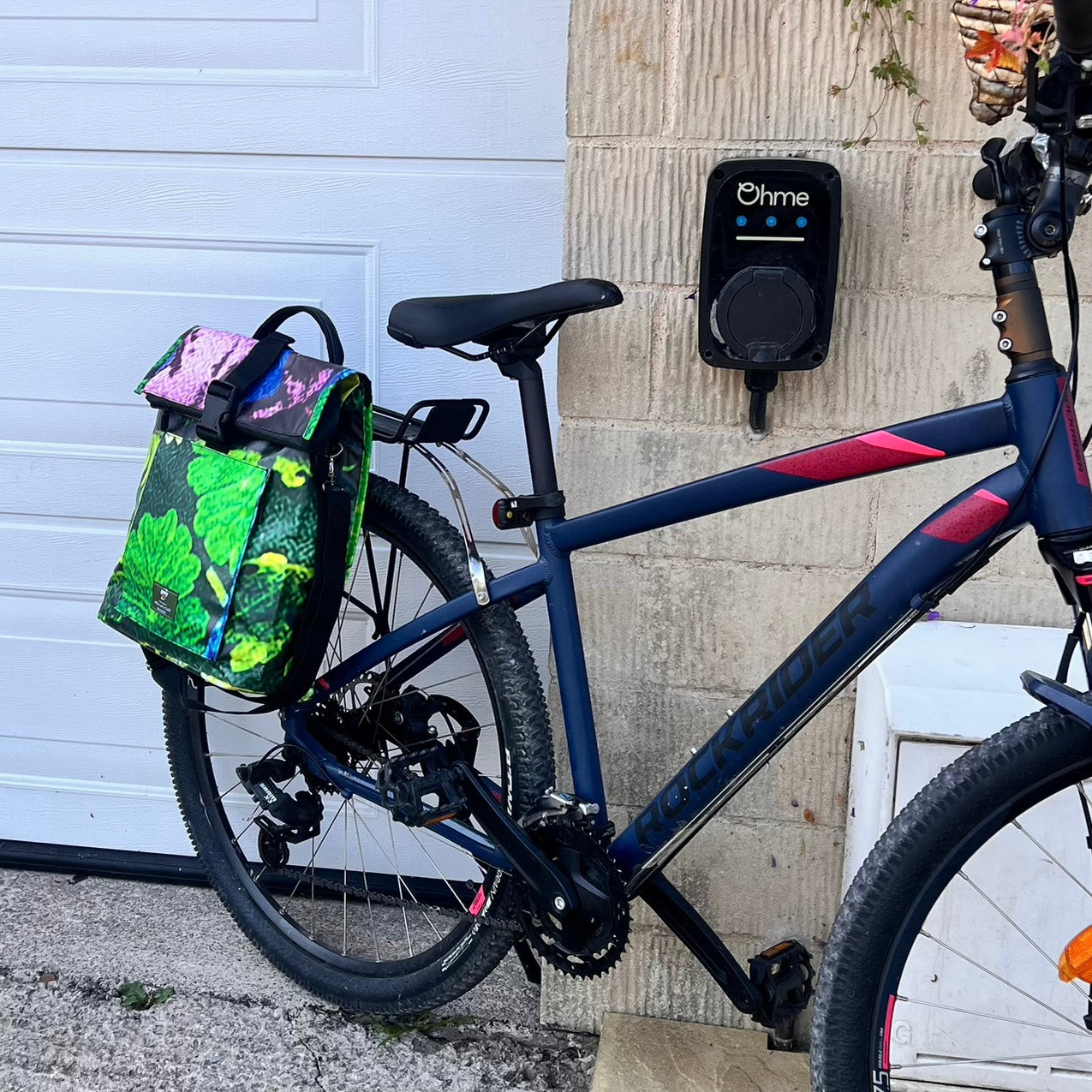 Up-cycled waterproof bicycle bags Selby