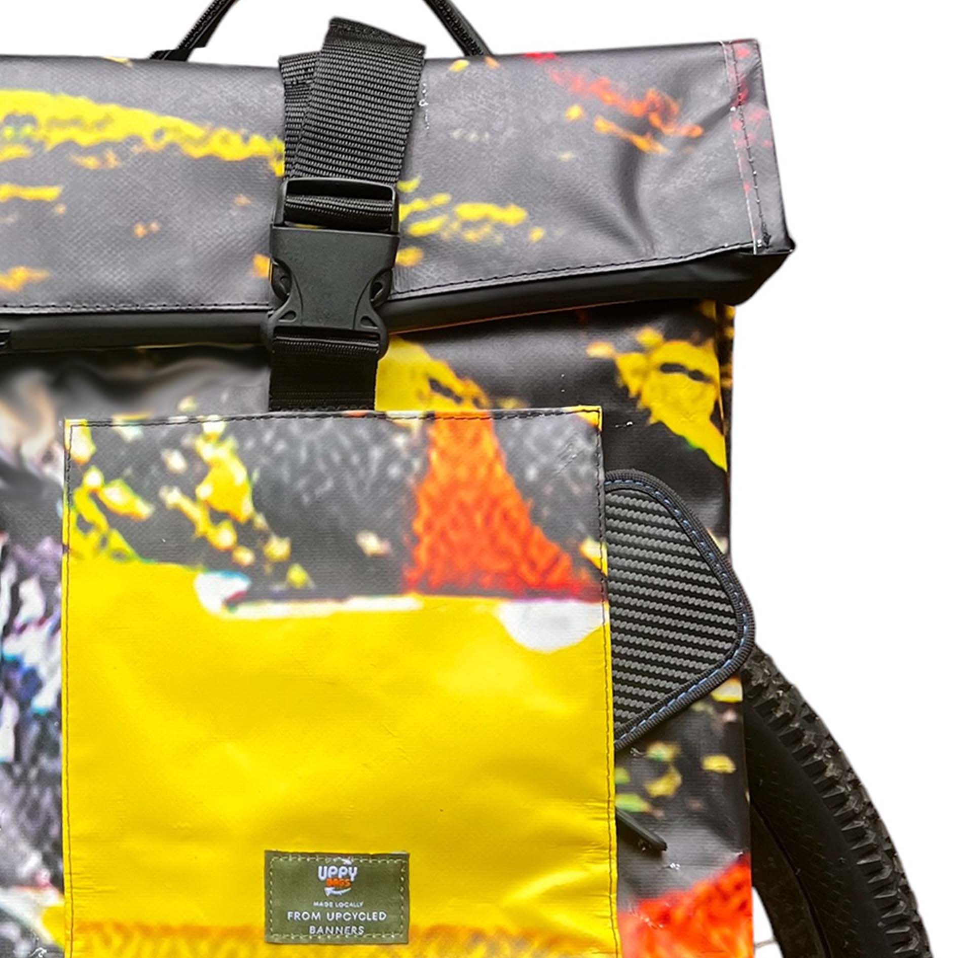 Bicycle bag 5 made from recycle material scaffold banner