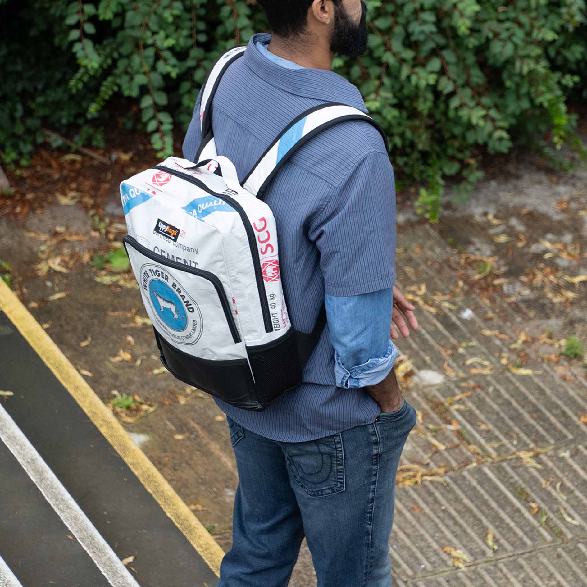 Laptop backpack with car tire tiger