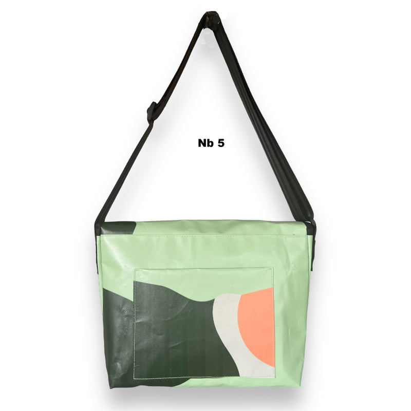 Carnaby unisex messenger
