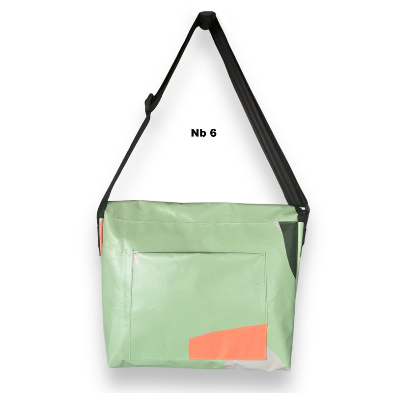 Carnaby unisex messenger